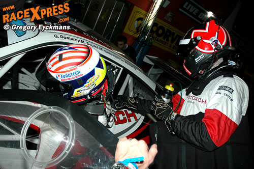 The Goose (links) die het stuur overlaat aan Maxime Soulet (rechts) na zijn nachtelijke stint in de 24 Uren van Zolder 2007